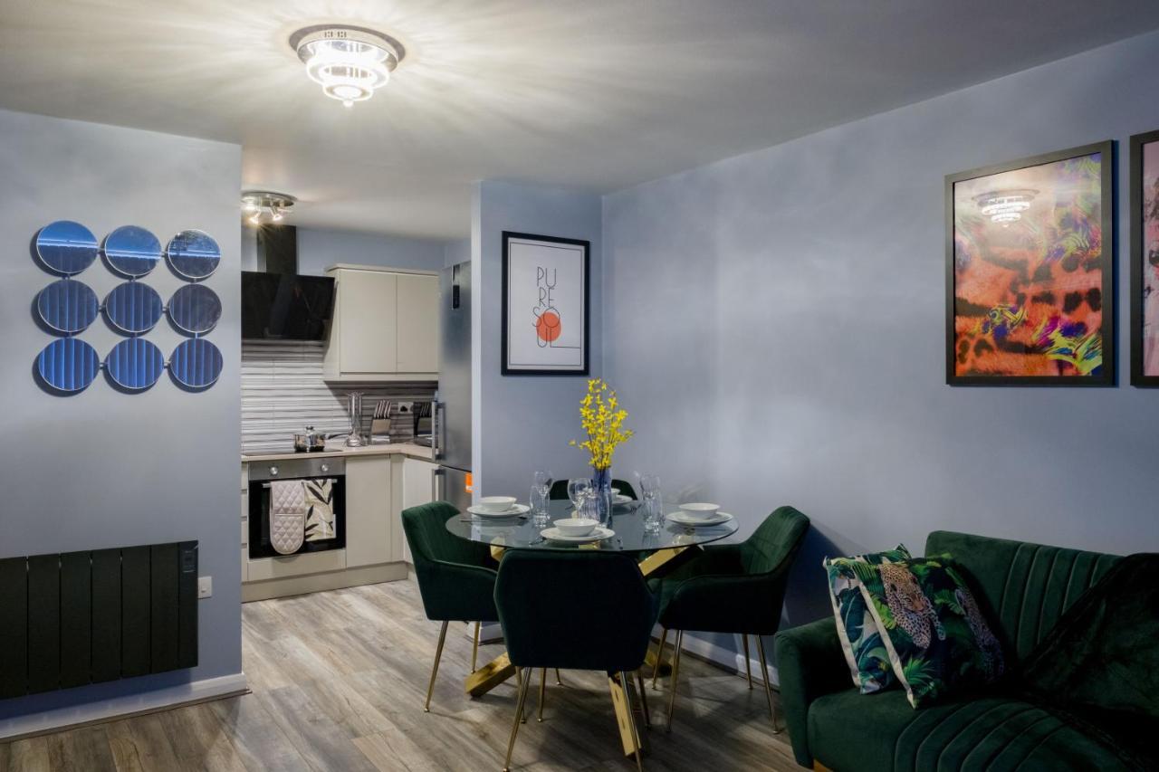 Pahuna Ghar Birmigham City 2 Bedroom Apartment- Short To Mid Term Let-Free Secure Parking Birmingham Bagian luar foto